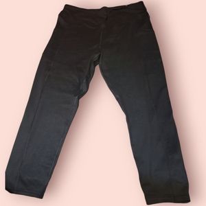 Maurices yoga pant with pocket size XL SHORT - NWT